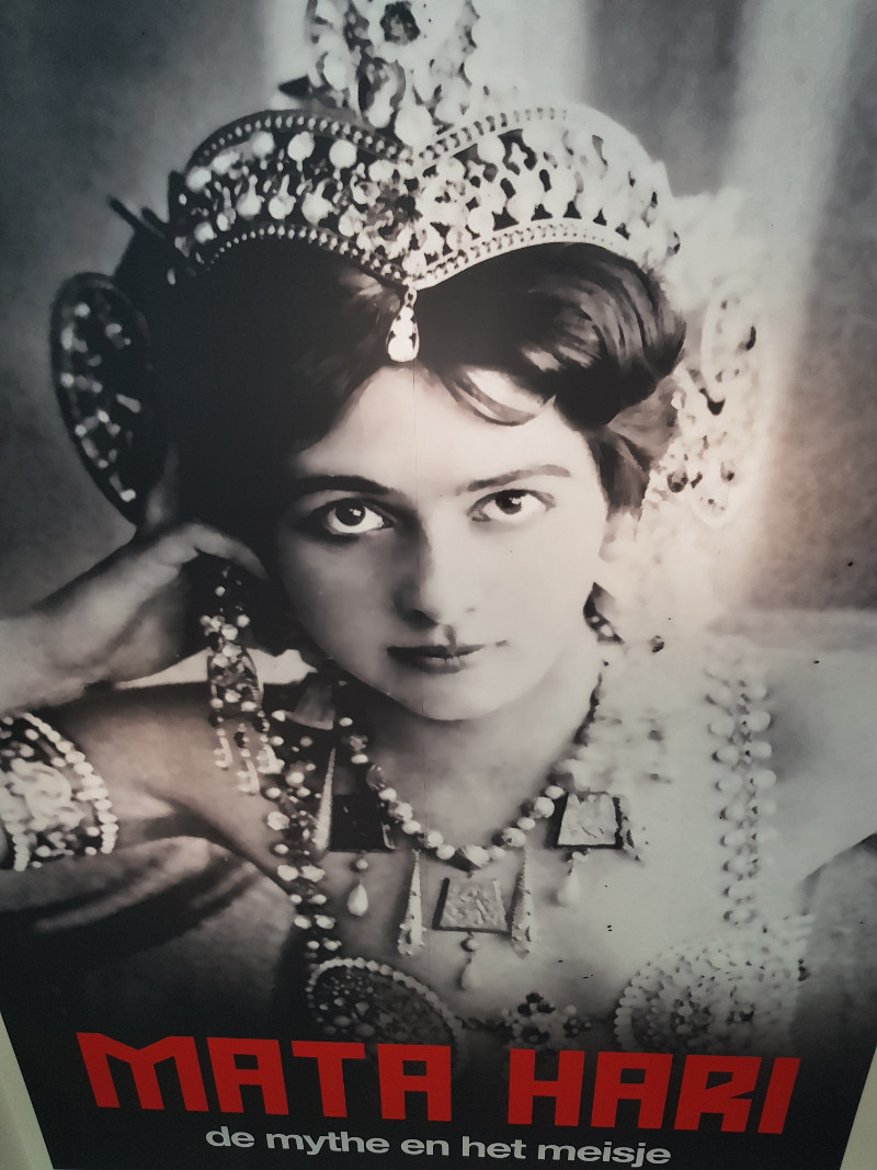 Im Fries Museum in Leeuwarden wird auch die Geschichte Mata Haris erzählt. Bild: Frida van Dongen